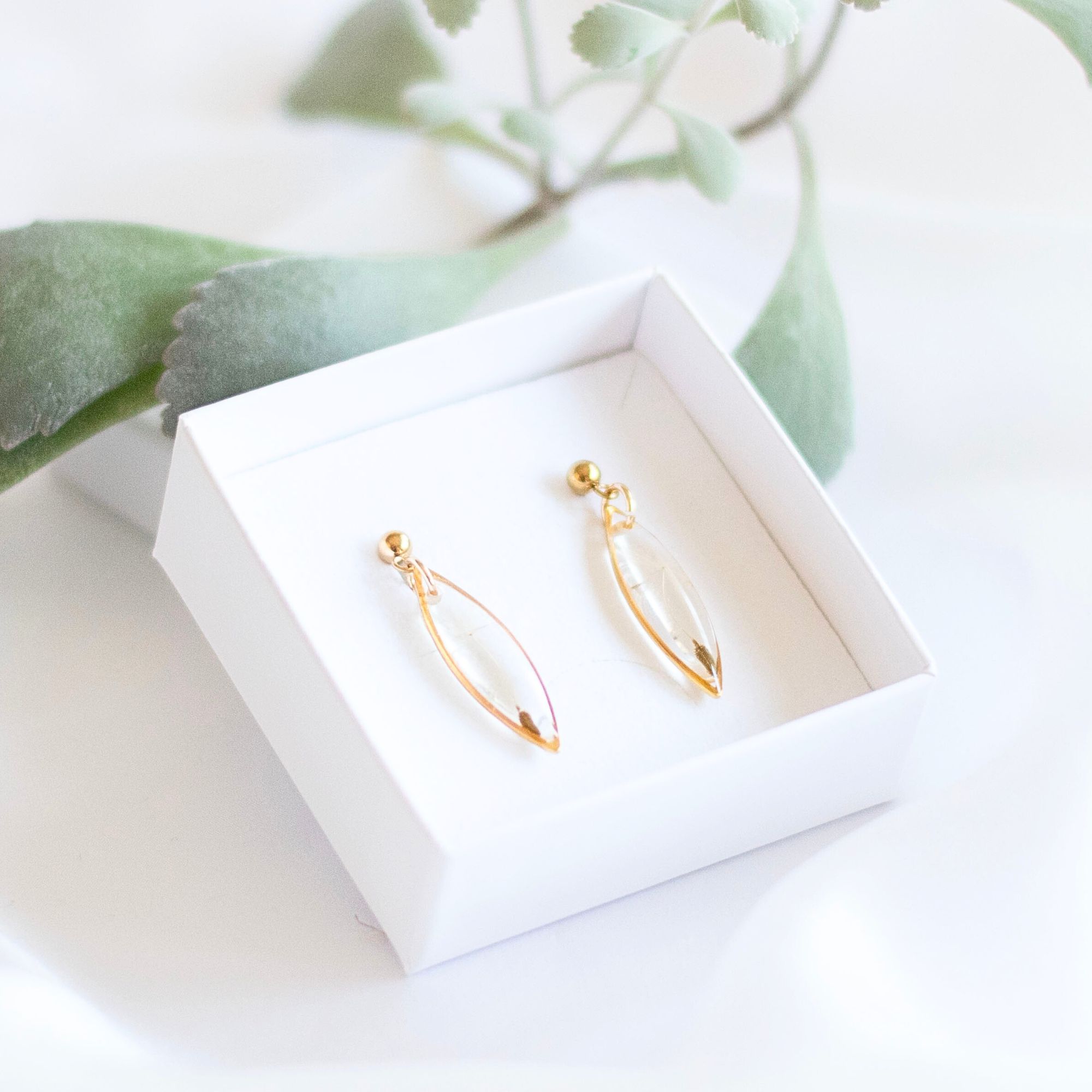 Podolgovati uhani z regratovim semenom, pozlačeni - slika 3