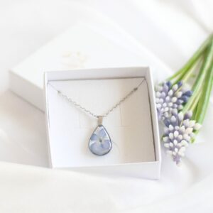 Verižica solzica z modro hortenzijo