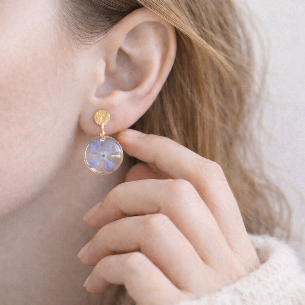 Uhani z vijolično hortenzijo, pozlačeni - slika 2