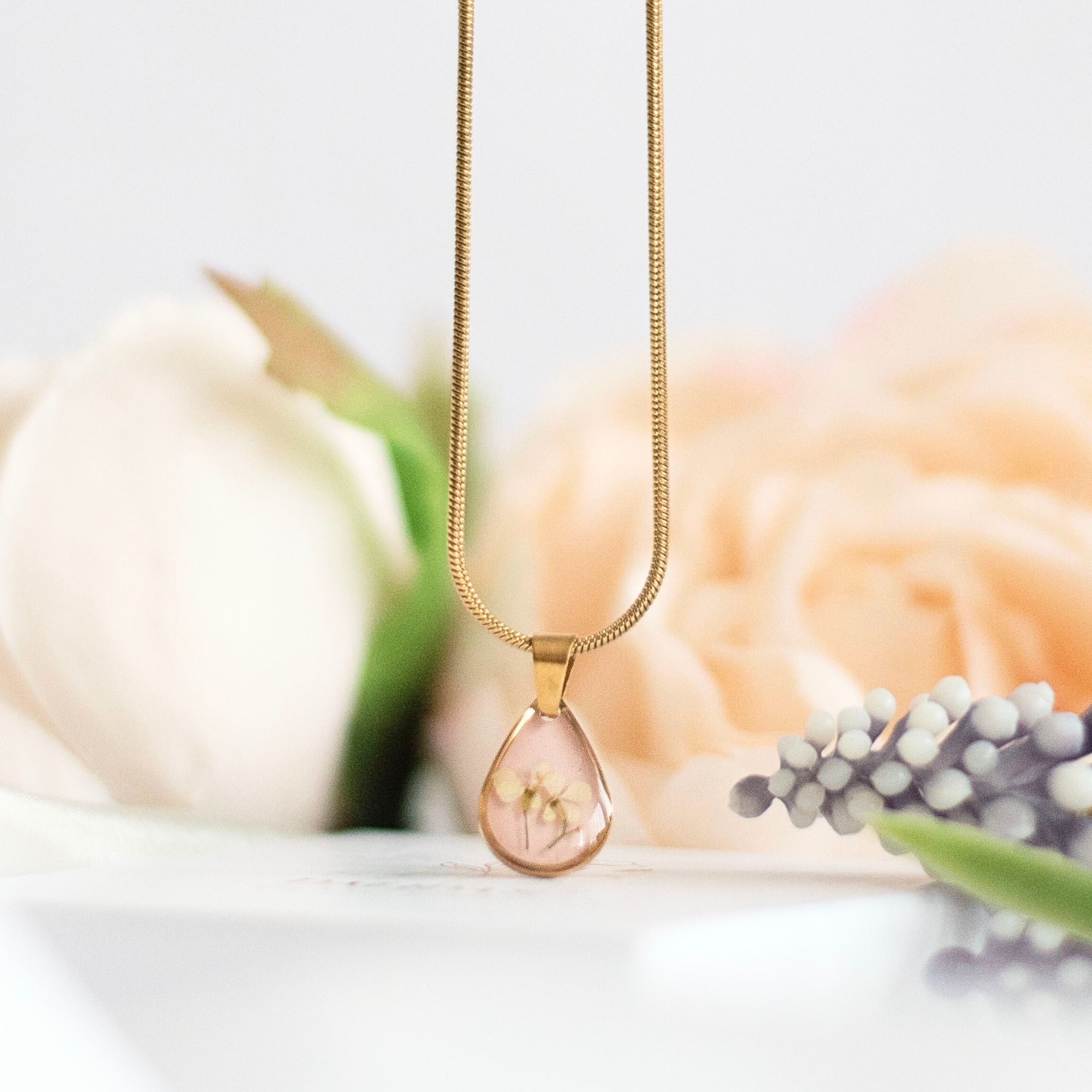 Verižica solzica z divjim korenjem, roza, pozlačena - slika 2